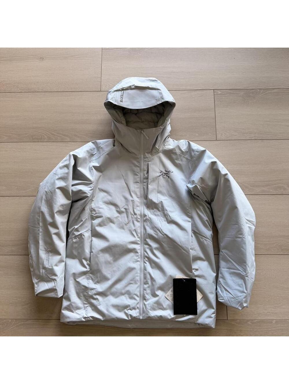 Arc'teryx Men's Grey and Cream Jacket